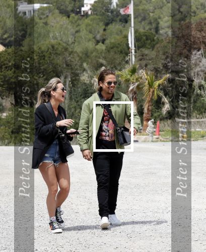 Schiphol en ibiza 23 en 24 april 2021
Andre Hazes gaat voor het eerst op vakantie met zijn nieuwe vriendin Sarah v Soelen . Ook de neef van zijn moeder Andy en zijn vrouw zijn erbij alsmede nog 2 stellen.