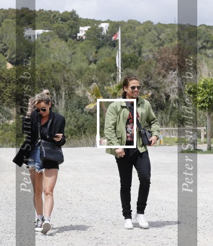 Schiphol en ibiza 23 en 24 april 2021
Andre Hazes gaat voor het eerst op vakantie met zijn nieuwe vriendin Sarah v Soelen . Ook de neef van zijn moeder Andy en zijn vrouw zijn erbij alsmede nog 2 stellen.