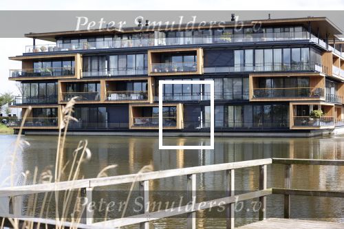 Rotterdam 7 mei 2021
Andre Hazes en zijn vriendin Sarah v Soelen hebben samen een appartement gekocht in dit prachtige complex aan het water . Het ligt dicht bij het huis waar Monique en Kleine andre wonen en dichtbij het huis van sarah haar ouders.