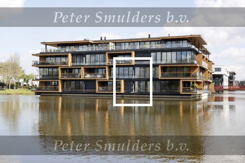 Rotterdam 7 mei 2021
Andre Hazes en zijn vriendin Sarah v Soelen hebben samen een appartement gekocht in dit prachtige complex aan het water . Het ligt dicht bij het huis waar Monique en Kleine andre wonen en dichtbij het huis van sarah haar ouders.