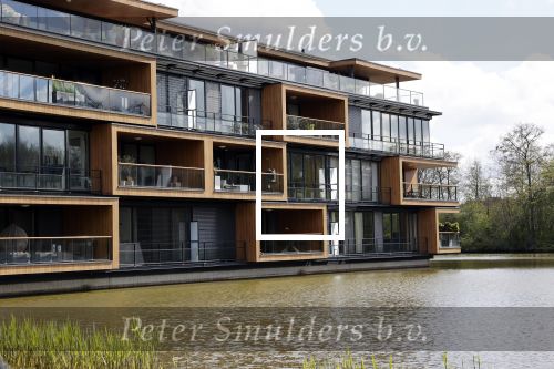 Rotterdam 7 mei 2021
Andre Hazes en zijn vriendin Sarah v Soelen hebben samen een appartement gekocht in dit prachtige complex aan het water . Het ligt dicht bij het huis waar Monique en Kleine andre wonen en dichtbij het huis van sarah haar ouders.