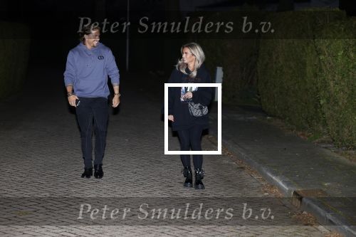 Bergschenhoek 13 maart 2021
Andre Hazes en Sarah v Soelen lopen buiten op straat.