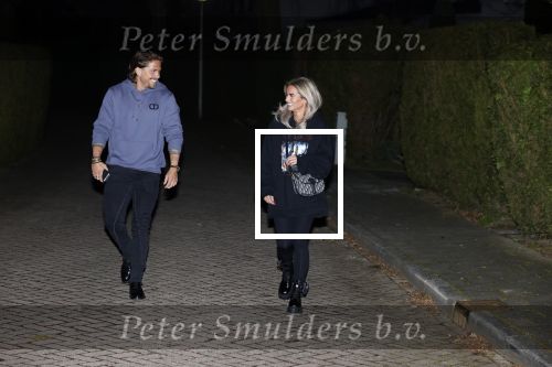 Bergschenhoek 13 maart 2021
Andre Hazes en Sarah v Soelen lopen buiten op straat.