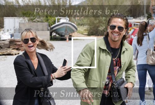 Ibiaza, 24 April 2021
Andre Hazes en Sarah v Soelen kussend