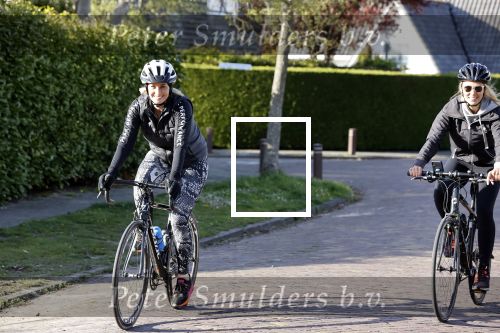 Nigtevecht 5 mei 2021
Anouk Smulders traint op wielrenfiets voor een event