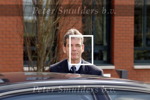 Uden 20 april 2021
Koningin Maxima bezoekt het HQ van CSU . Ze arriveert in haar audi A8. Chauffeur Arnold