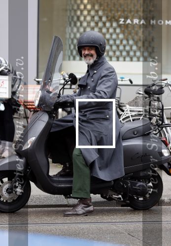 Amsterdam 8 mei 2021
Arthur Oger op zijn scooter