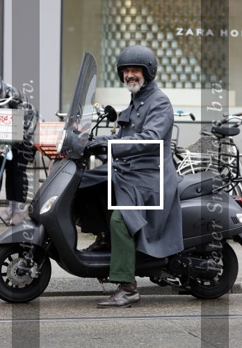 Amsterdam 8 mei 2021
Arthur Oger op zijn scooter