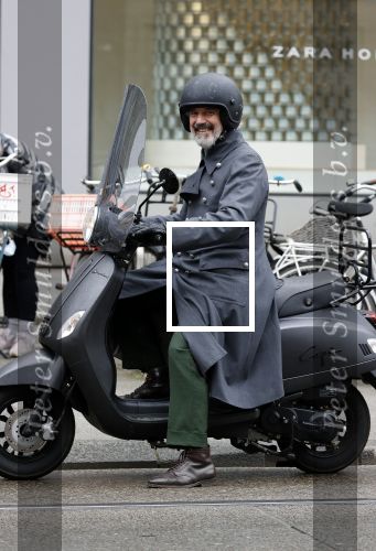 Amsterdam 8 mei 2021
Arthur Oger op zijn scooter