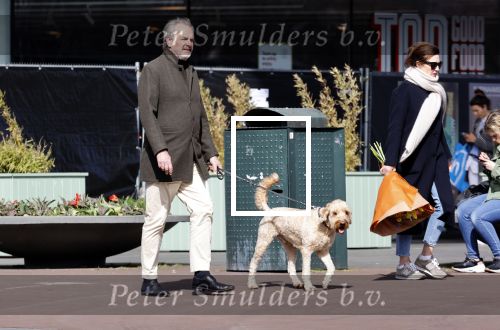 Amsterdam 1 april 2021
Bert Kuizenga en zijn vrouw met de hond aan het wandelen