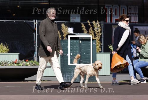 Amsterdam 1 april 2021
Bert Kuizenga en zijn vrouw met de hond aan het wandelen