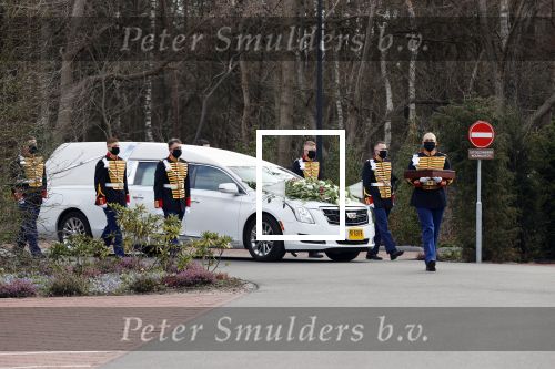 Laren 3 april 2021
Crematie van Bibian Mentel in crmatorium in Laren.
Haar man Edwin Spee en kinderen zijn aanwezig.