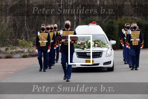 Laren 3 april 2021
Crematie van Bibian Mentel in crmatorium in Laren.
Haar man Edwin Spee en kinderen zijn aanwezig.