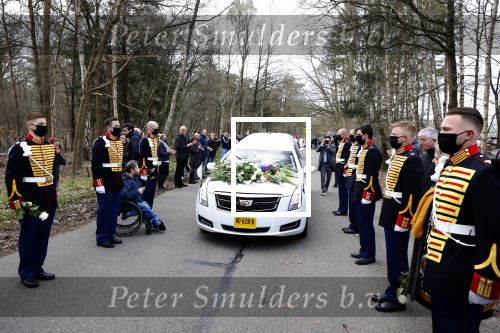 Laren 3 april 2021
Crematie van Bibian Mentel in crmatorium in Laren.
Haar man Edwin Spee en kinderen zijn aanwezig.