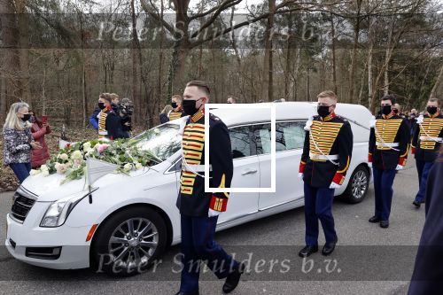 Laren 3 april 2021
Crematie van Bibian Mentel in crmatorium in Laren.
Haar man Edwin Spee en kinderen zijn aanwezig.