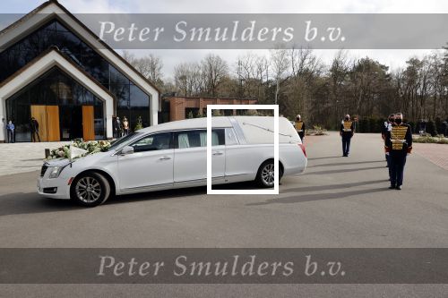 Laren 3 april 2021
Crematie van Bibian Mentel in crmatorium in Laren.
Haar man Edwin Spee en kinderen zijn aanwezig.
