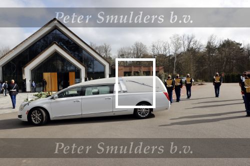 Laren 3 april 2021
Crematie van Bibian Mentel in crmatorium in Laren.
Haar man Edwin Spee en kinderen zijn aanwezig.