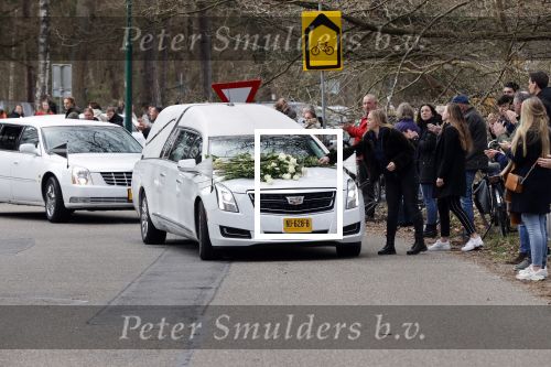 Laren 3 april 2021
Crematie van Bibian Mentel in crmatorium in Laren.
Haar man Edwin Spee en kinderen zijn aanwezig.