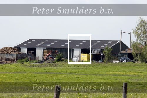 Broek en Waterland 20 mei 2021
Politie doet onderzoek naar de schietpartij/overval in Broek en Waterland . oa Karin Bloemen en boer Geet Jan v Meerveld wonen daar.