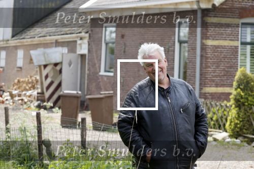 Broek en Waterland 20 mei 2021
Politie doet onderzoek naar de schietpartij/overval in Broek en Waterland . oa Karin Bloemen en boer Geet Jan v Meerveld wonen daar.
