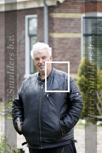 Broek en Waterland 20 mei 2021
Politie doet onderzoek naar de schietpartij/overval in Broek en Waterland . oa Karin Bloemen en boer Geet Jan v Meerveld wonen daar.