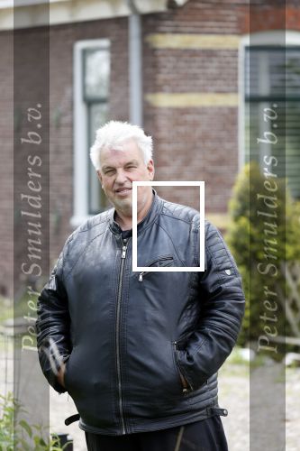 Broek en Waterland 20 mei 2021
Politie doet onderzoek naar de schietpartij/overval in Broek en Waterland . oa Karin Bloemen en boer Geet Jan v Meerveld wonen daar.