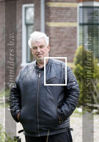 Broek en Waterland 20 mei 2021
Politie doet onderzoek naar de schietpartij/overval in Broek en Waterland . oa Karin Bloemen en boer Geet Jan v Meerveld wonen daar.