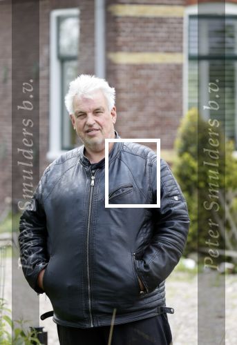 Broek en Waterland 20 mei 2021
Politie doet onderzoek naar de schietpartij/overval in Broek en Waterland . oa Karin Bloemen en boer Geet Jan v Meerveld wonen daar.