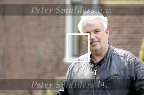 Broek en Waterland 20 mei 2021
Politie doet onderzoek naar de schietpartij/overval in Broek en Waterland . oa Karin Bloemen en boer Geet Jan v Meerveld wonen daar.