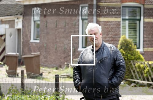 Broek en Waterland 20 mei 2021
Politie doet onderzoek naar de schietpartij/overval in Broek en Waterland . oa Karin Bloemen en boer Geet Jan v Meerveld wonen daar.