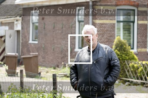 Broek en Waterland 20 mei 2021
Politie doet onderzoek naar de schietpartij/overval in Broek en Waterland . oa Karin Bloemen en boer Geet Jan v Meerveld wonen daar.