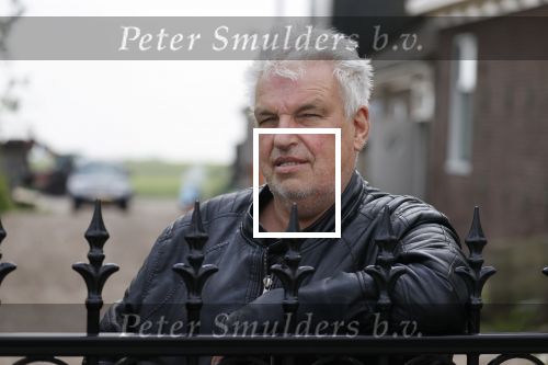 Broek en Waterland 20 mei 2021
Politie doet onderzoek naar de schietpartij/overval in Broek en Waterland . oa Karin Bloemen en boer Geet Jan v Meerveld wonen daar.