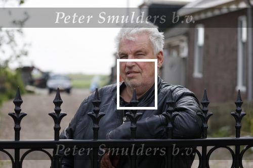 Broek en Waterland 20 mei 2021
Politie doet onderzoek naar de schietpartij/overval in Broek en Waterland . oa Karin Bloemen en boer Geet Jan v Meerveld wonen daar.