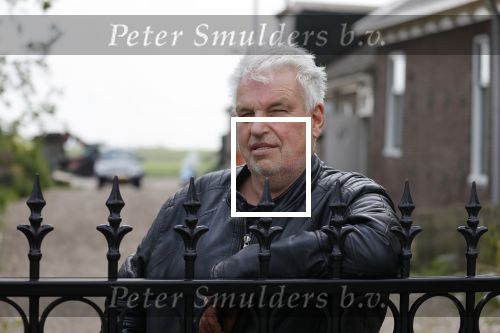 Broek en Waterland 20 mei 2021
Politie doet onderzoek naar de schietpartij/overval in Broek en Waterland . oa Karin Bloemen en boer Geet Jan v Meerveld wonen daar.