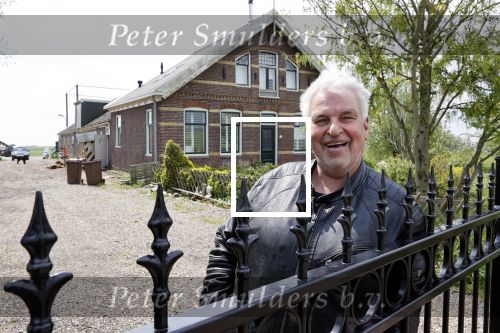 Broek en Waterland 20 mei 2021
Politie doet onderzoek naar de schietpartij/overval in Broek en Waterland . oa Karin Bloemen en boer Geet Jan v Meerveld wonen daar.
