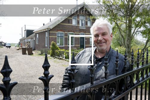 Broek en Waterland 20 mei 2021
Politie doet onderzoek naar de schietpartij/overval in Broek en Waterland . oa Karin Bloemen en boer Geet Jan v Meerveld wonen daar.