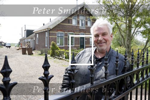 Broek en Waterland 20 mei 2021
Politie doet onderzoek naar de schietpartij/overval in Broek en Waterland . oa Karin Bloemen en boer Geet Jan v Meerveld wonen daar.