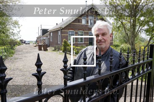 Broek en Waterland 20 mei 2021
Politie doet onderzoek naar de schietpartij/overval in Broek en Waterland . oa Karin Bloemen en boer Geet Jan v Meerveld wonen daar.