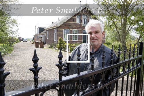 Broek en Waterland 20 mei 2021
Politie doet onderzoek naar de schietpartij/overval in Broek en Waterland . oa Karin Bloemen en boer Geet Jan v Meerveld wonen daar.