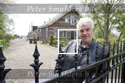 Broek en Waterland 20 mei 2021
Politie doet onderzoek naar de schietpartij/overval in Broek en Waterland . oa Karin Bloemen en boer Geet Jan v Meerveld wonen daar.