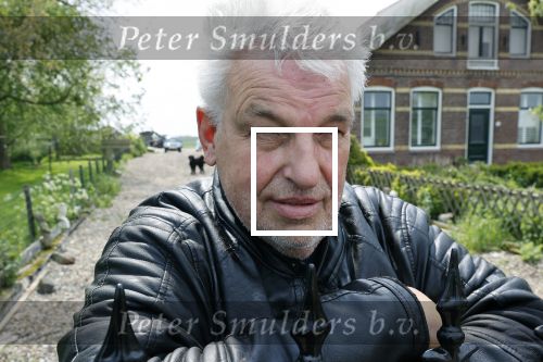 Broek en Waterland 20 mei 2021
Politie doet onderzoek naar de schietpartij/overval in Broek en Waterland . oa Karin Bloemen en boer Geet Jan v Meerveld wonen daar.