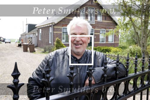 Broek en Waterland 20 mei 2021
Politie doet onderzoek naar de schietpartij/overval in Broek en Waterland . oa Karin Bloemen en boer Geet Jan v Meerveld wonen daar.