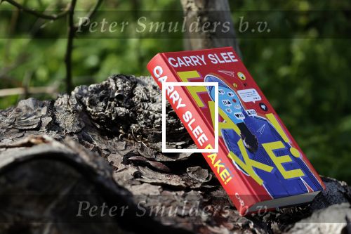 Bergen 12 mei 2021
Carry Slee met haar nieuwe boek FAKE!