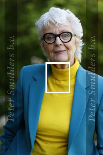 Bergen 12 mei 2021
Carry Slee met haar nieuwe boek FAKE!