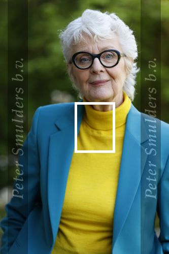 Bergen 12 mei 2021
Carry Slee met haar nieuwe boek FAKE!