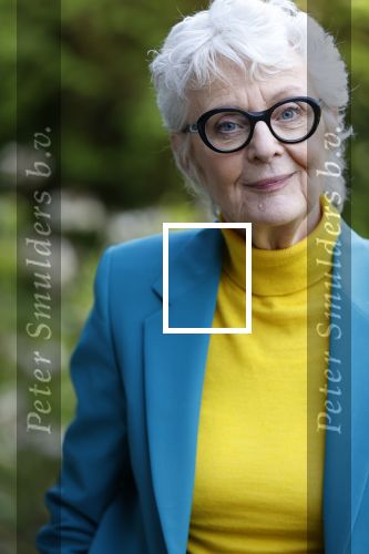 Bergen 12 mei 2021
Carry Slee met haar nieuwe boek FAKE!