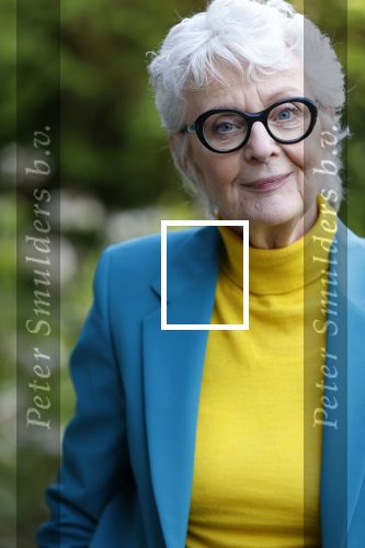Bergen 12 mei 2021
Carry Slee met haar nieuwe boek FAKE!