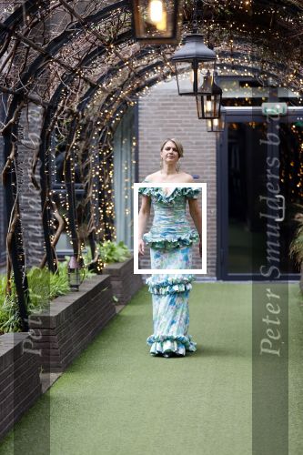 Amsterdam 30 april 2021
Koningin Maxima Look a like Cathelijne Schrauwen voor reportage in story met medewweking van Paul Schulten . Shoot vond plaats in het Andaz hotel