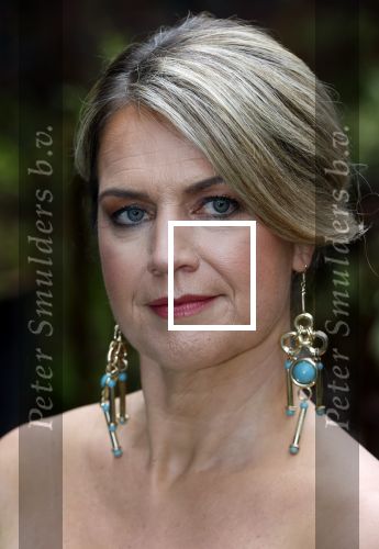 Amsterdam 30 april 2021
Koningin Maxima Look a like Cathelijne Schrauwen voor reportage in story met medewweking van Paul Schulten . Shoot vond plaats in het Andaz hotel