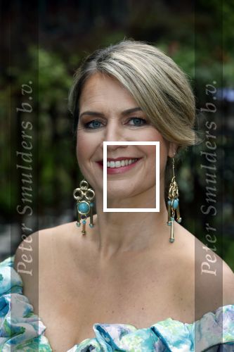 Amsterdam 30 april 2021
Koningin Maxima Look a like Cathelijne Schrauwen voor reportage in story met medewweking van Paul Schulten . Shoot vond plaats in het Andaz hotel